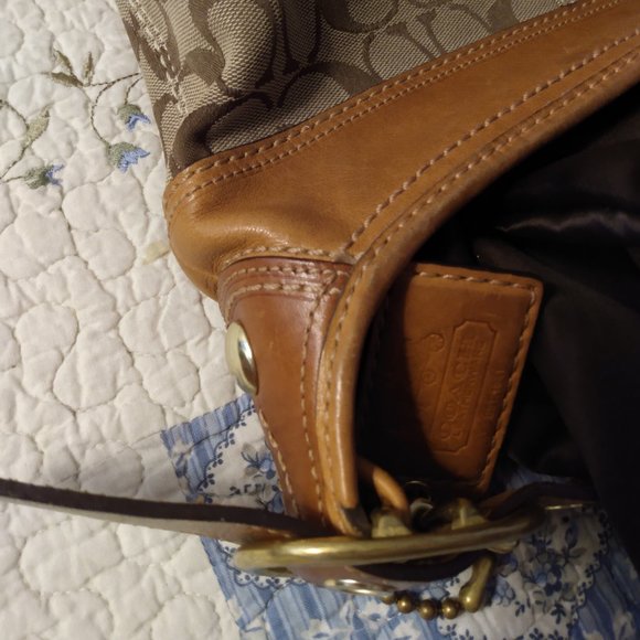 Coach Bleecker Signature Bucket - Picture 6 of 16